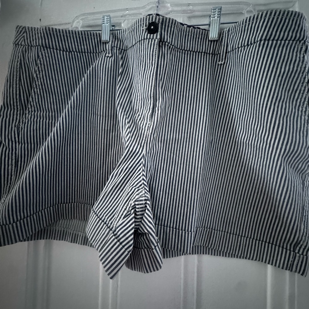 Boden Women’s Striped Black and White Short